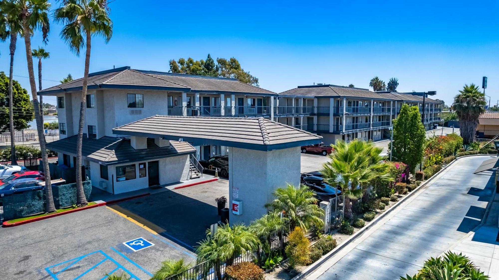 ווסטמינסטר Morada Inn מראה חיצוני תמונה